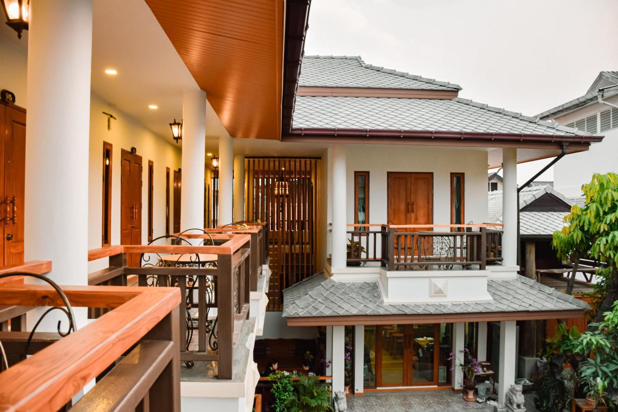 Gordnuea Boutique House Bed & Breakfast Chiang Mai Exterior photo