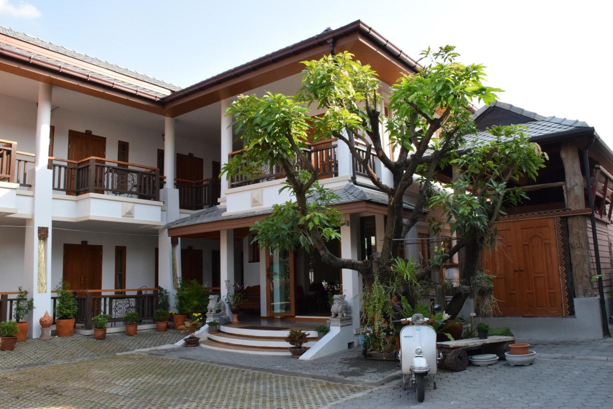 Gordnuea Boutique House Bed & Breakfast Chiang Mai Exterior photo