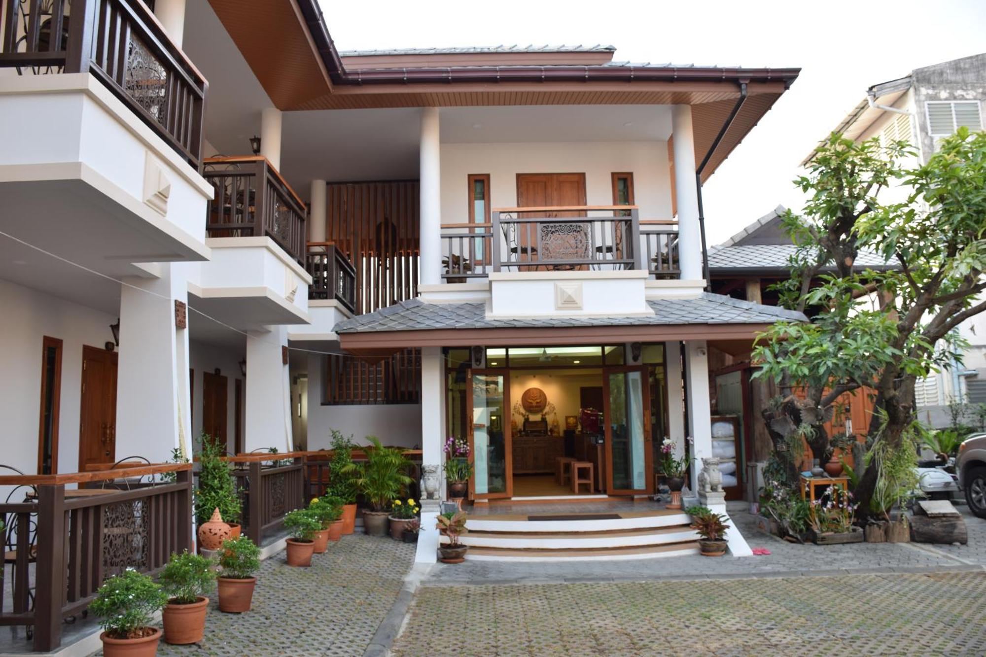 Gordnuea Boutique House Bed & Breakfast Chiang Mai Exterior photo