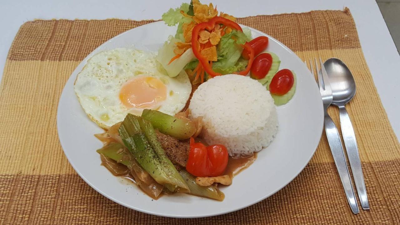 Gordnuea Boutique House Bed & Breakfast Chiang Mai Exterior photo